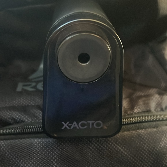 X-acto pencil sharpener - Picture 2 of 2